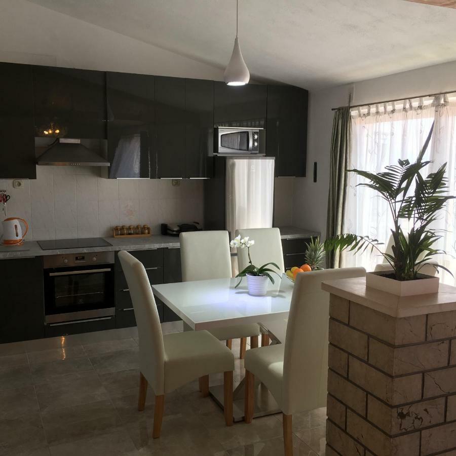 Apartment Burich Makarska Esterno foto